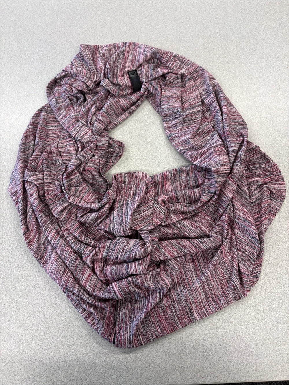 Lululemon Vinyasa Infinity Scarf Wrap Pink Purple Snap
